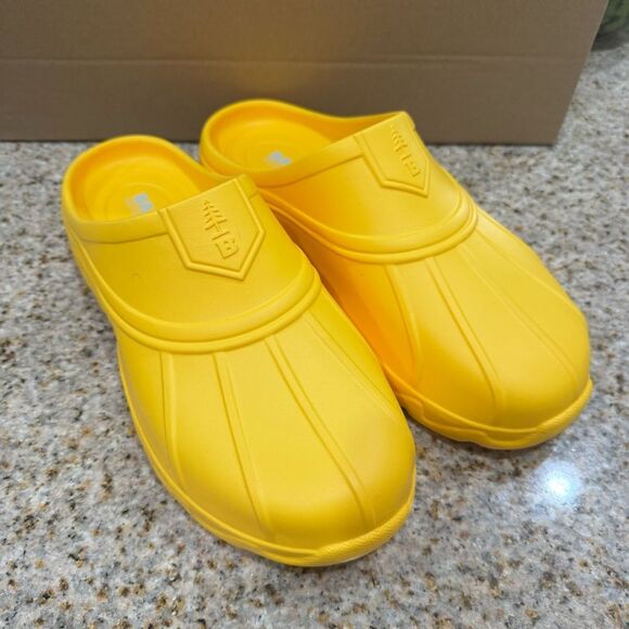 Bass Outdoor Yellow Old Gold Field Slide 10 Men’s NIB - Picture 1 of 10